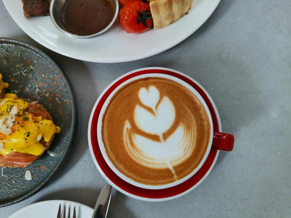 Succès éclatants : Histoires de triomphes anti-acné grâce aux soins spécialisés