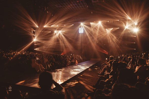 Redéfinir la Garde-Robe : Guide Ultime pour Adolescents Trendy